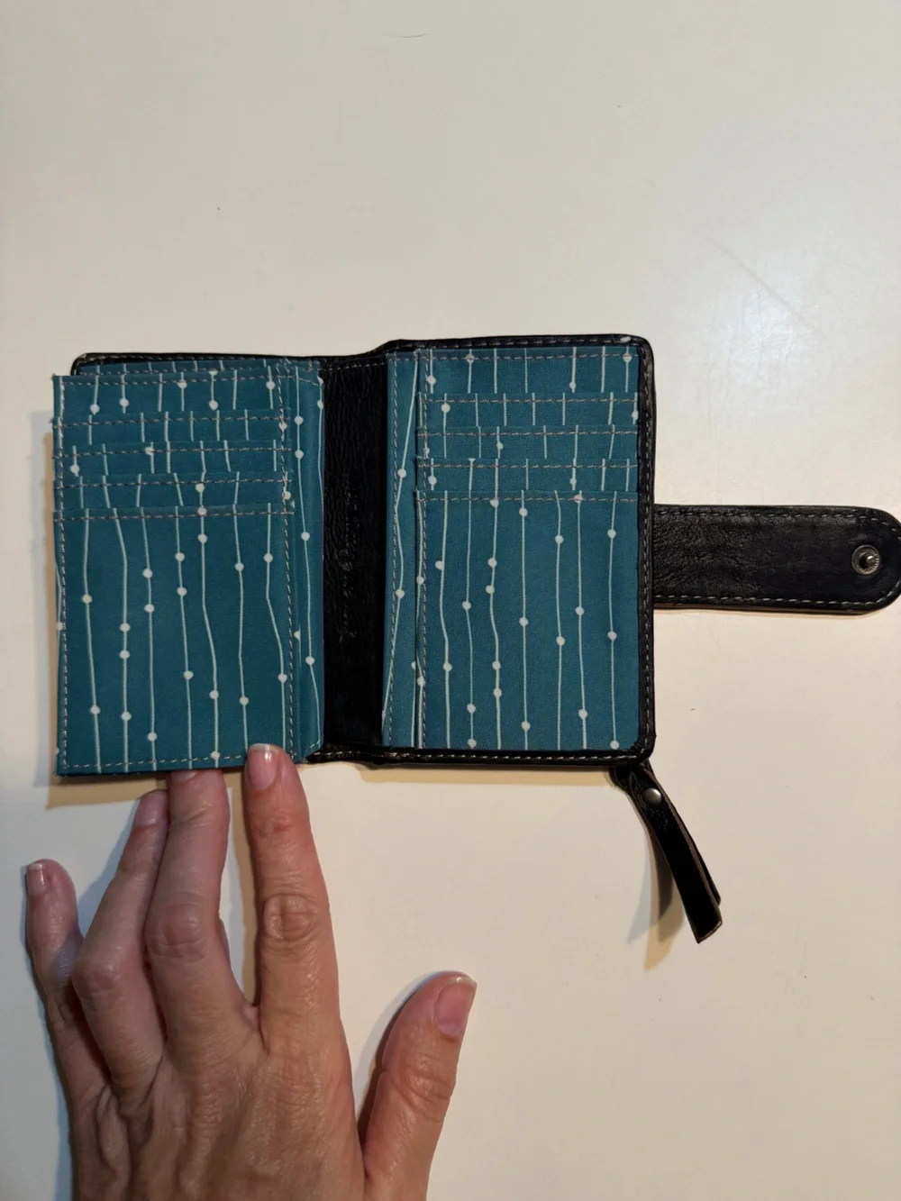 vintage Fossil black leather snap-closure wallet